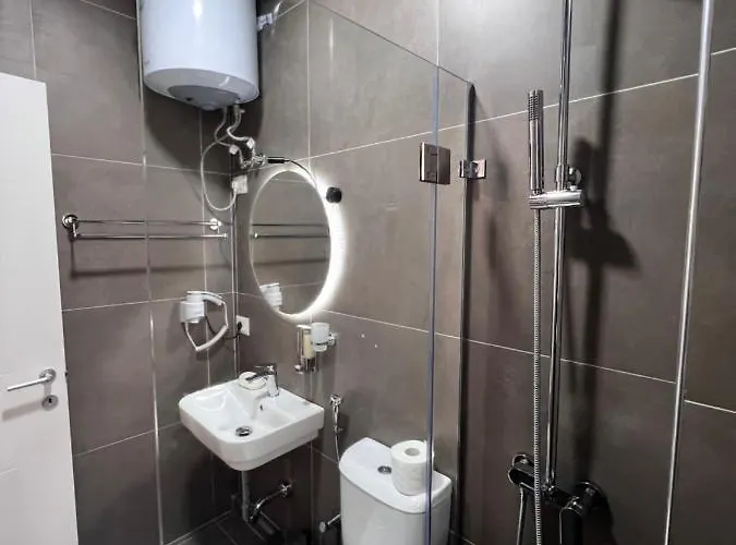 Grand Park & Bllok Area 3* 地拉那